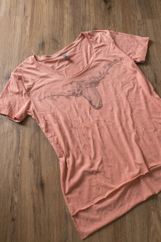 T-Shirt • Pink Longhorn Scoopneck